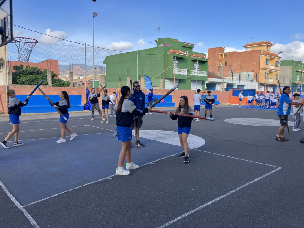 El programa ‘Lo Nuestro en tu Centro’ del Cabildo inicia su décima edición en más de 100 centros educativos de Tenerife (foto 1)