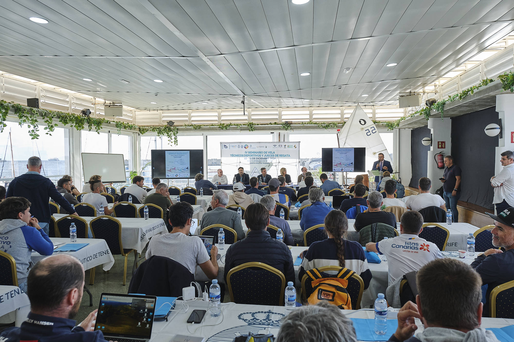 Expertos en vela olímpica imparten el ‘IV Seminario para Técnicos Deportivos y Jueces de Regata’