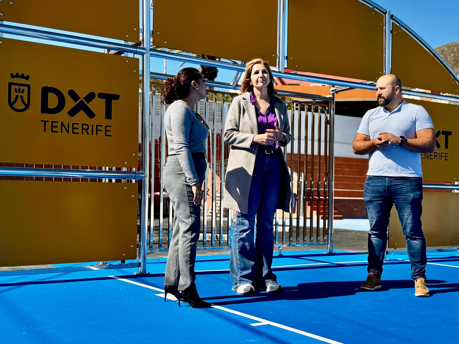 La consejera Yolanda Moliné visita las instalaciones deportivas de Los Silos