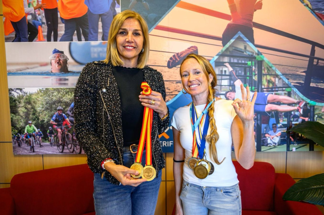 La consejera Yolanda Moliné recibe a la campeona de España de Apnea, Laia Sopeña