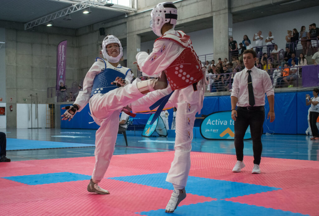 El taekwondo pone fin a la temporada demostrando sus ‘habilidades’ en El Chorrillo (foto 1)