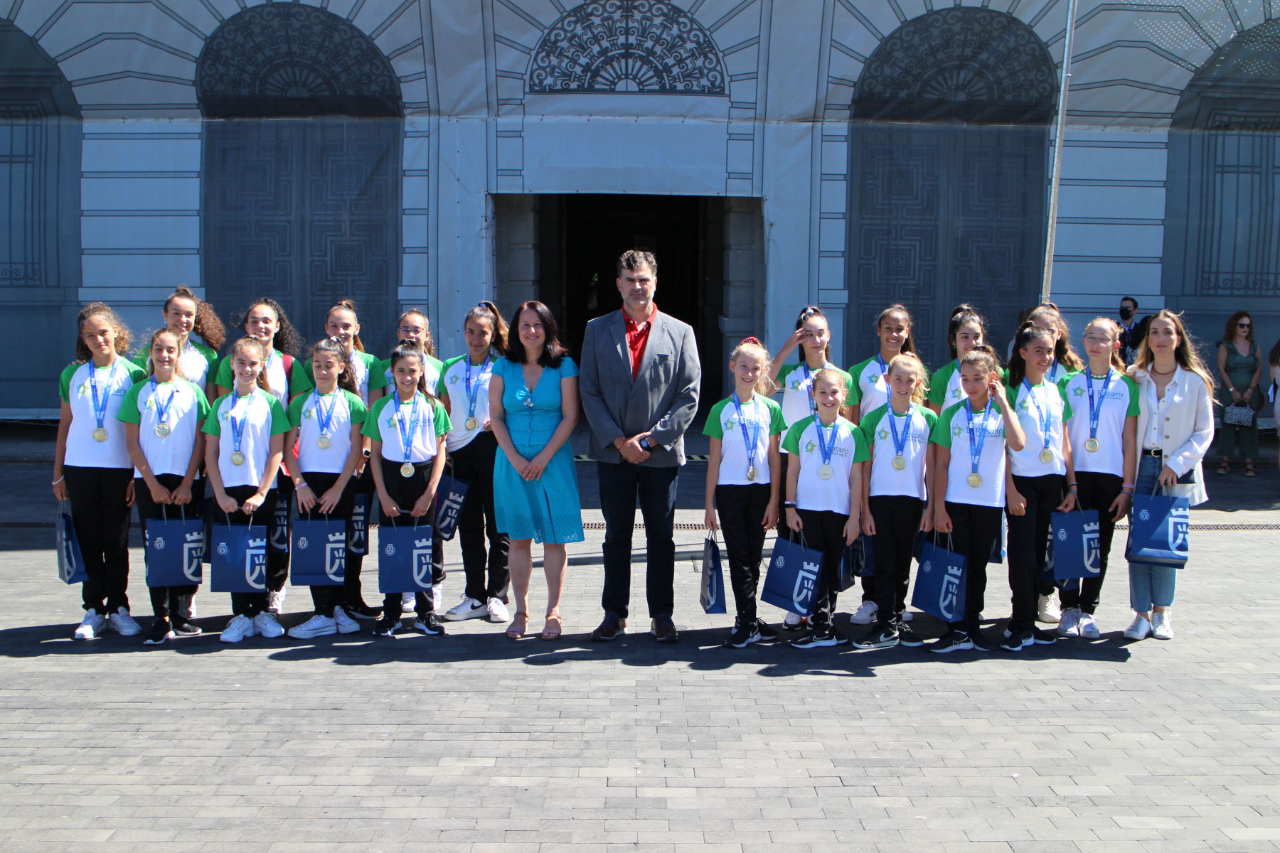 El Cabildo reconoce a las gimnastas del Club Batistana de Tenerife El Cabildo reconoce a las gimnastas del Club Batistana de Tenerife