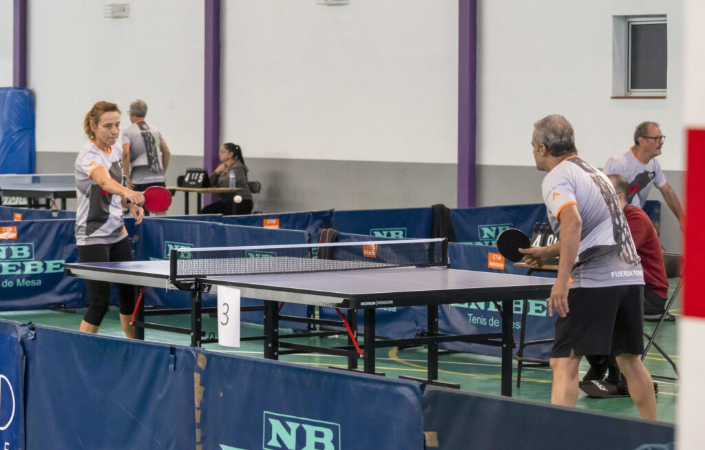 Candelaria acoge la segunda jornada de tenis de mesa en los VII Juegos Máster