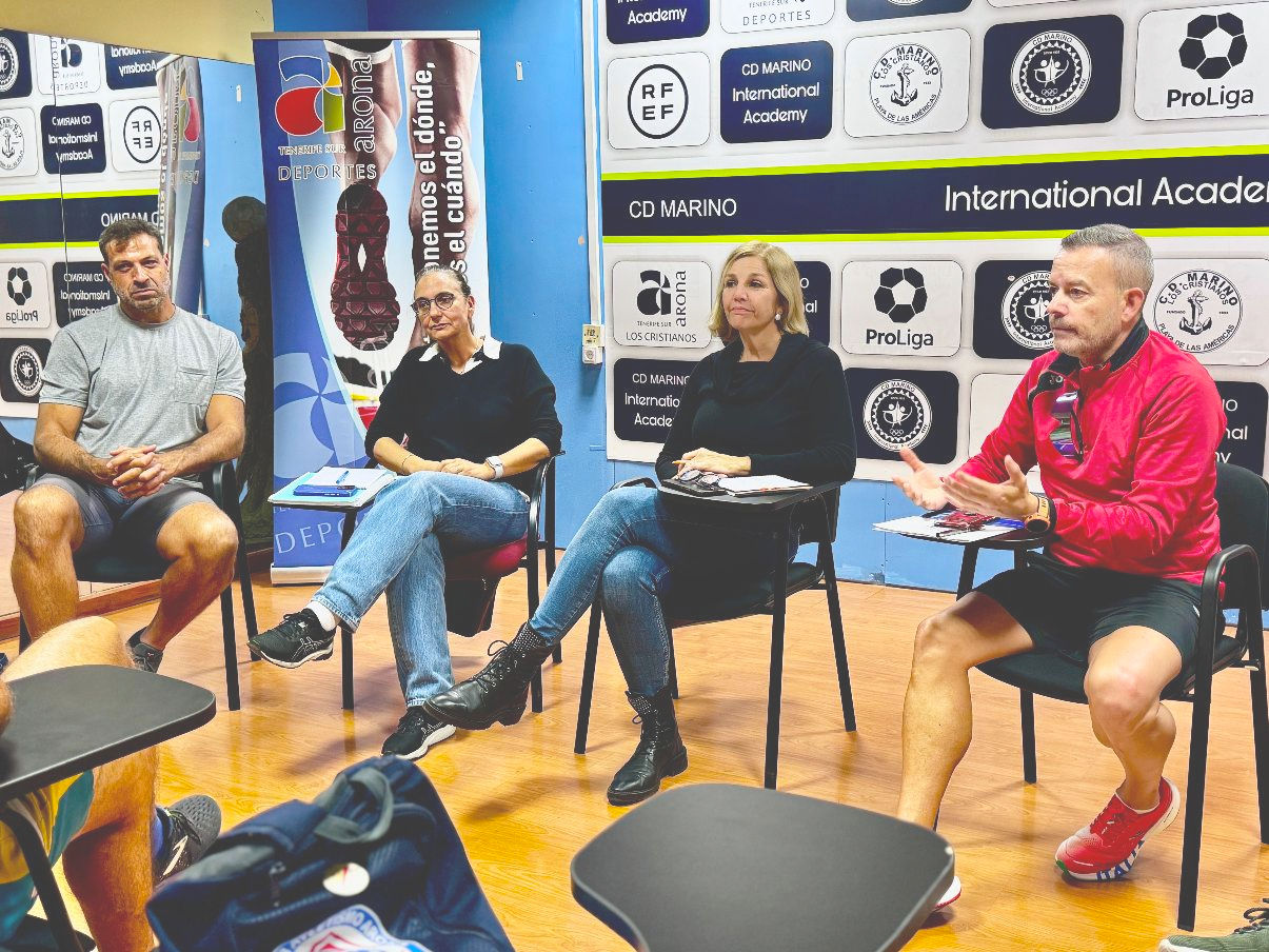El Cabildo impulsa una ‘Escuela de lanzamientos’ en el CIAT que beneficiará al atletismo insular