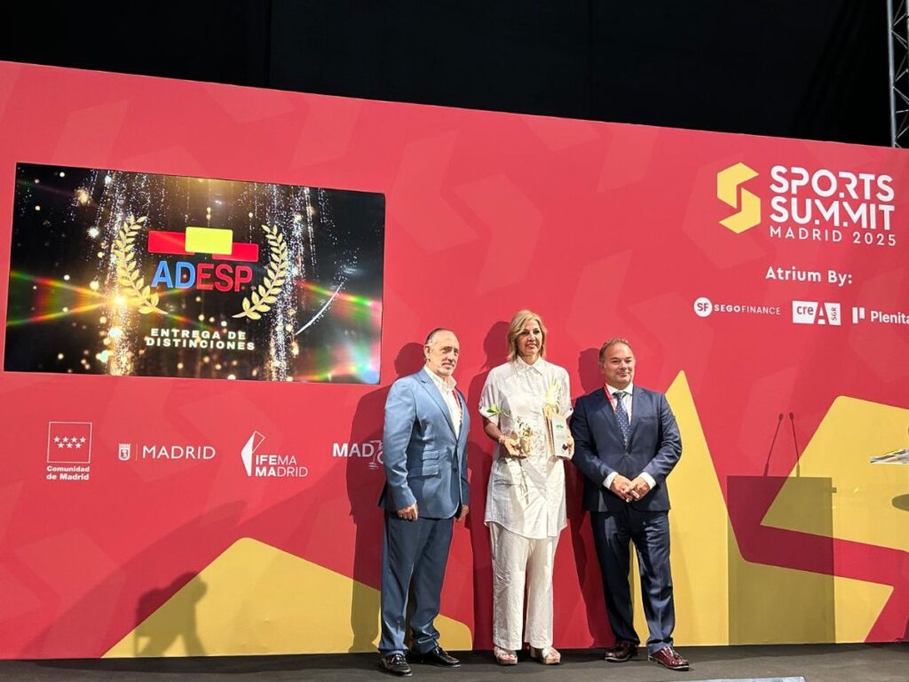 Yolanda Moliné recibe el premio Green Sport Flag