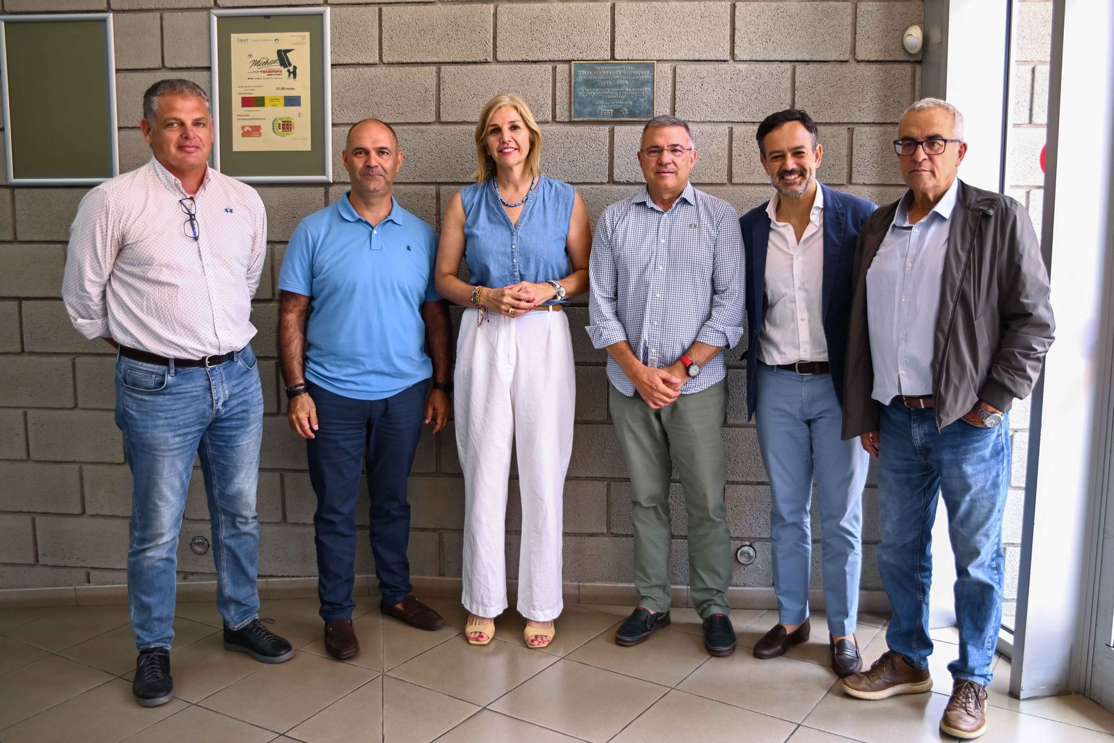 El Cabildo reconoce la trayectoria de Félix Hernández tras 21 años como presidente del CB Canarias