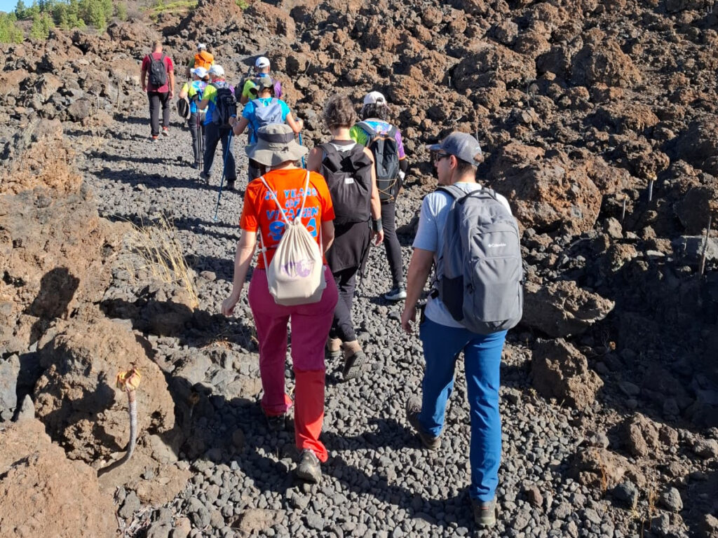 La primera ruta de senderismo de los IX Juegos Máster nos invita a recorrer los Roques del Sur (foto 2)