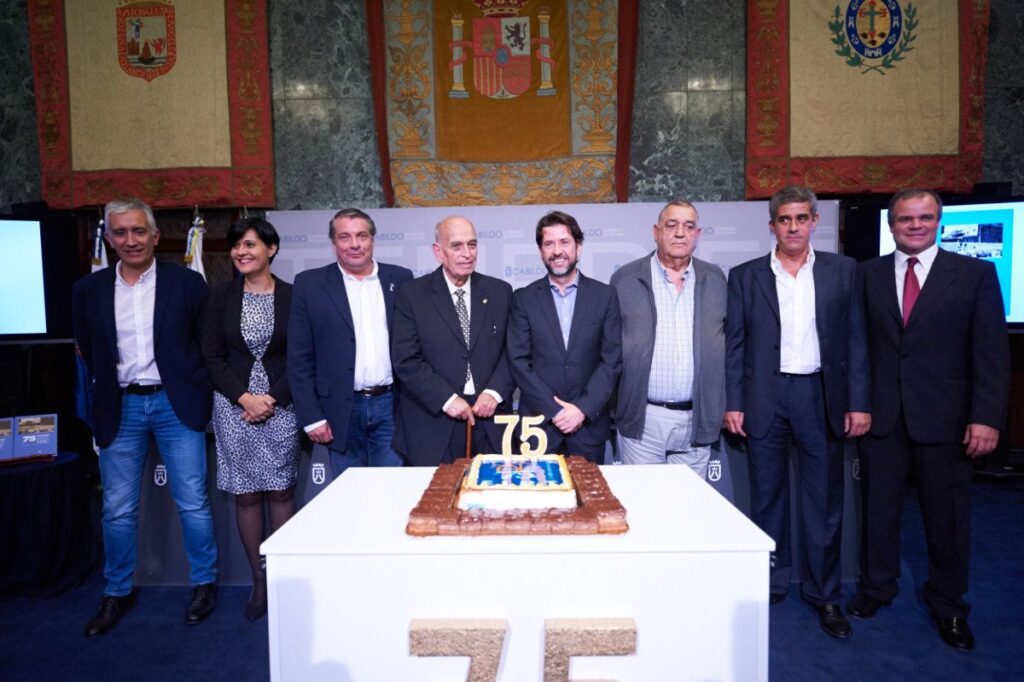 El Cabildo presenta el libro del 75 aniversario de la Federación Insular Baloncesto de Tenerife