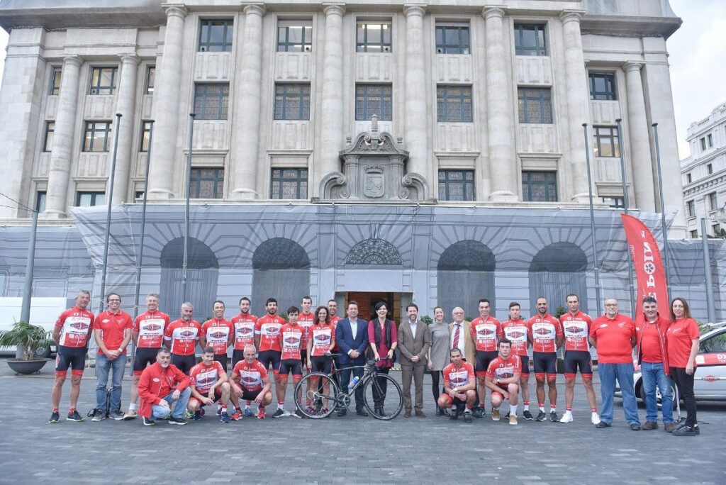 El Cabildo acoge la presentación del Tenerife Bike Point, que tomará parte en la Copa de España de Ciclismo