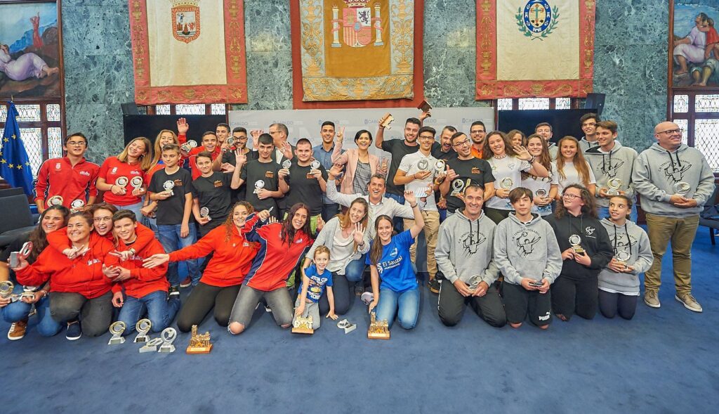 La Corporación insular distingue a las y los vencedores de la Copa Cabildo de Bádminton 2018