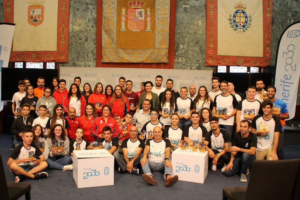 La Corporación insular distingue a los y las deportistas vencedores de la Copa Cabildo de Bádminton 2019