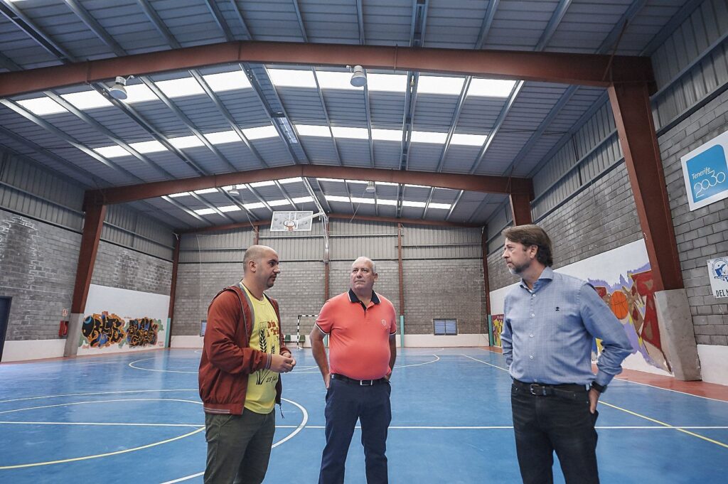 El Cabildo invierte 85.000 euros en las mejoras del Polideportivo El Lance, en El Tanque
