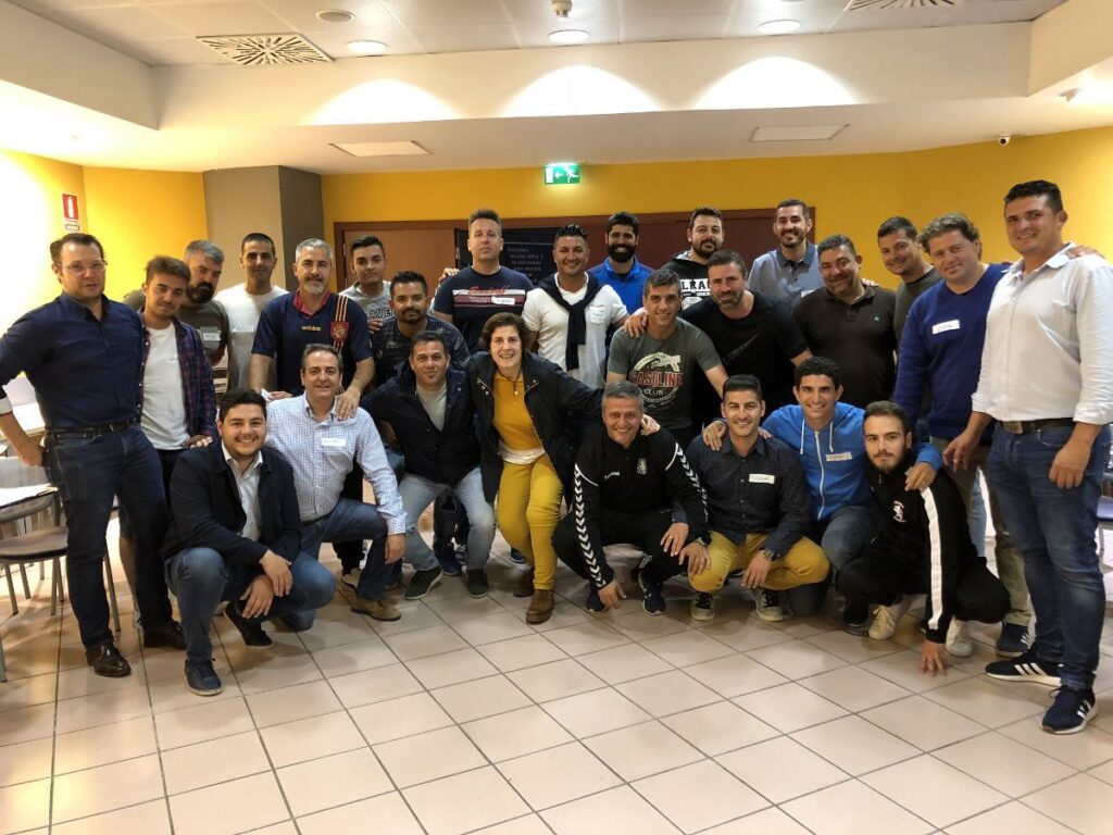 El Cabildo conciencia a la juventud sobre la necesidad de compatibilizar los estudios con la carrera deportiva