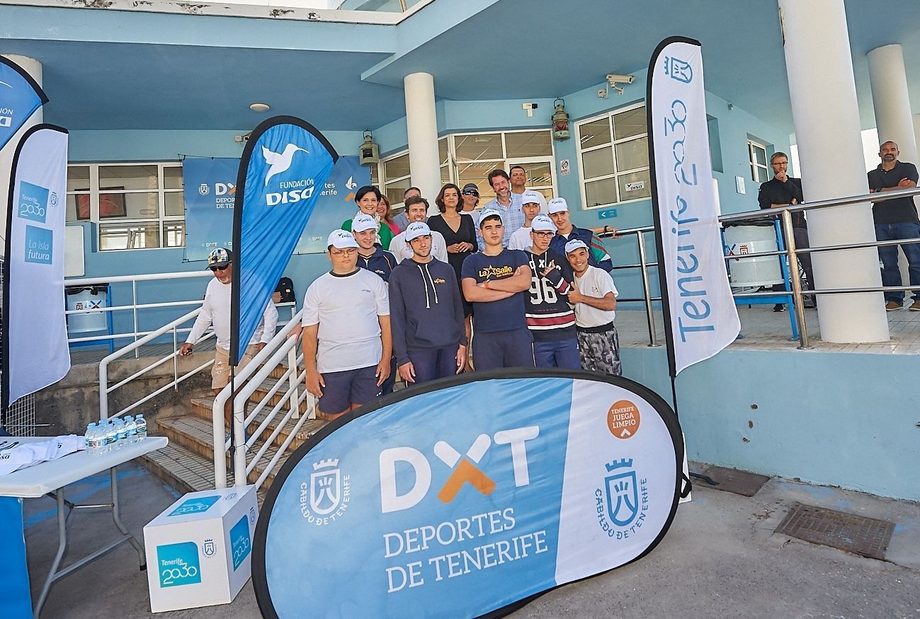 El Cabildo y la Fundación DISA clausuran el programa Un mar para todos dirigido a personas con discapacidad