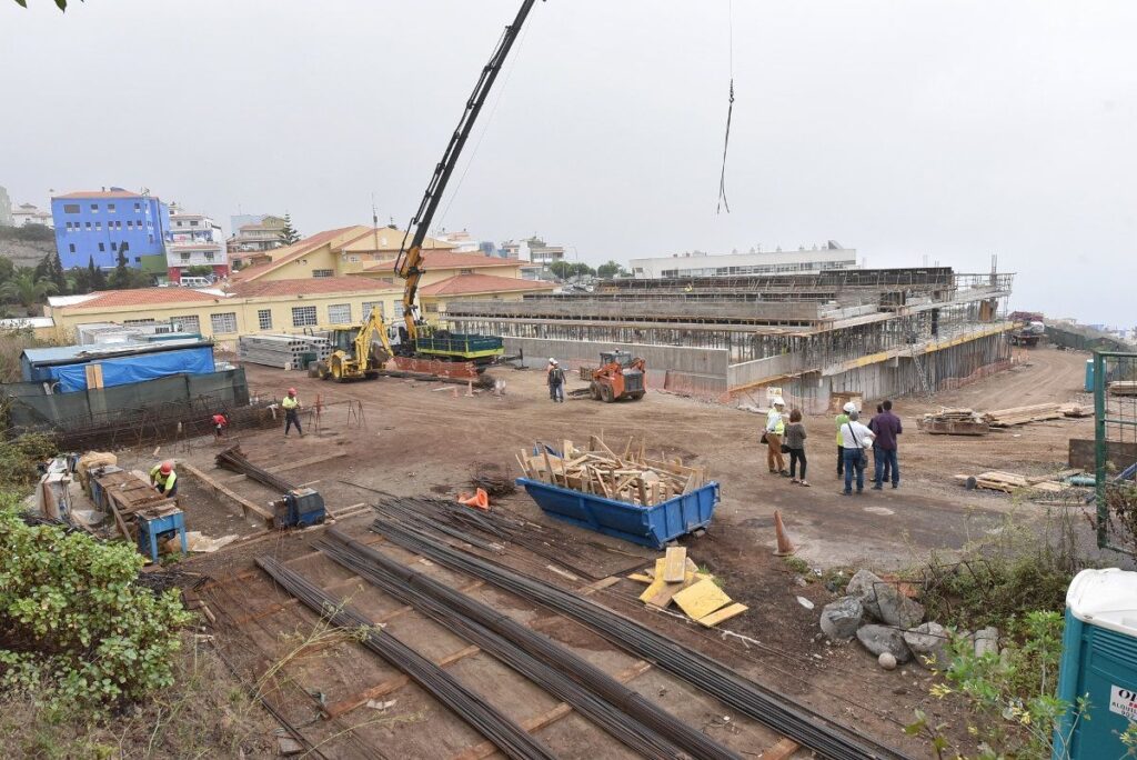 El Cabildo destina 235.000 euros para acondicionar la piscina municipal de La Guancha y su zona exterior