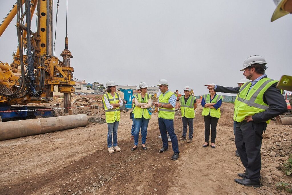 El Cabildo y el Ayuntamiento de La Guancha visitan las obras de la piscina municipal
