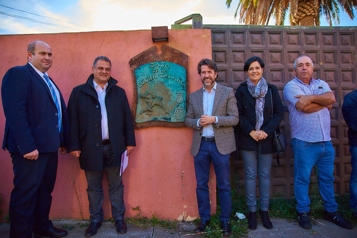 El Cabildo y la Federación de Lucha Canaria de Tenerife invierten 233.000 euros para la mejora de la sede