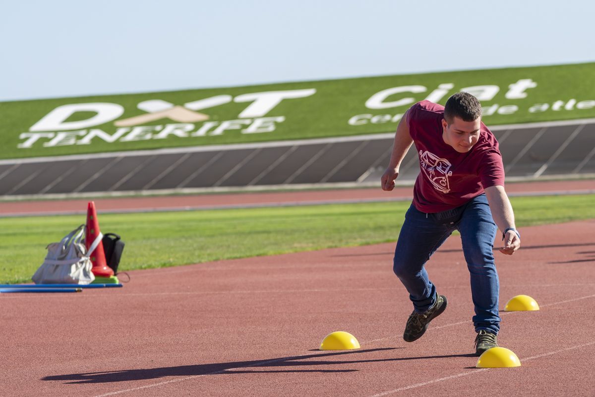 Más de 200 personas con discapacidad inician las actividades deportivas del PIDA con zumba y atletismo (foto 1)