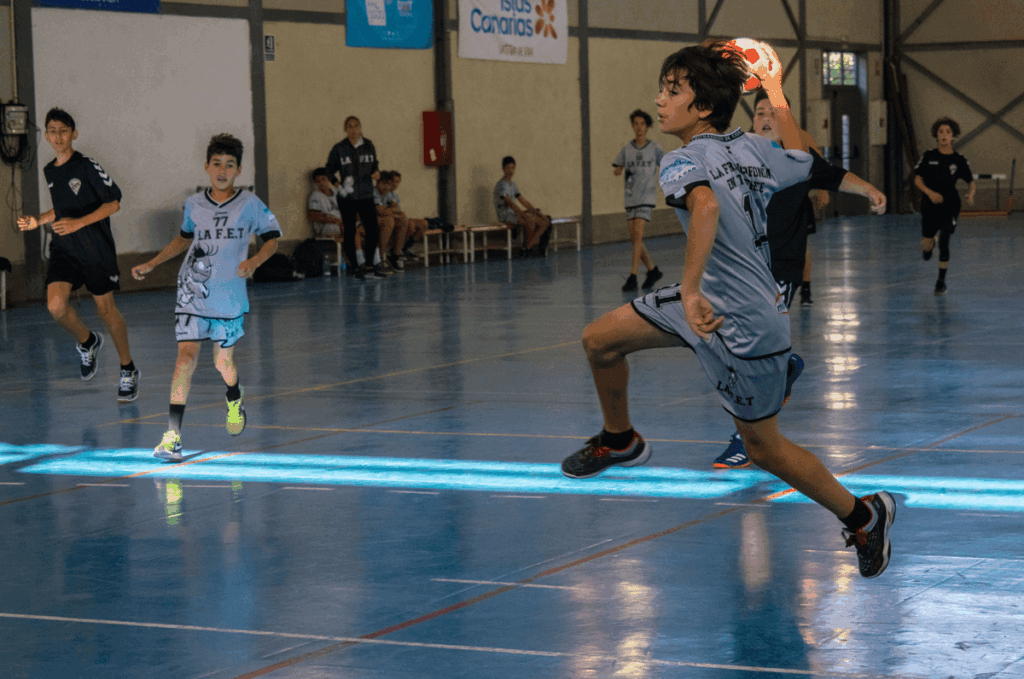 El balonmano se estrena y el voleibol afronta su segunda jornada en la XXXIV edición de los Juegos Cabildo de Tenerife