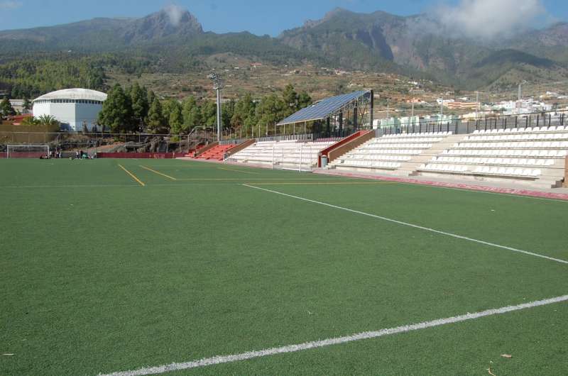 El Cabildo invertirá 295.000 euros en las mejoras del campo de fútbol Blas Reyes de Arafo