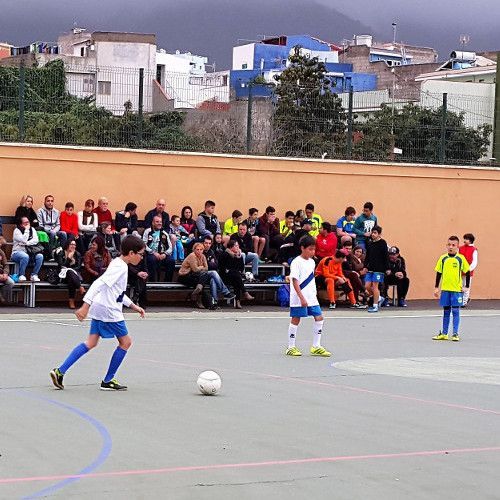 La competición de fútbol sala celebra su jornada final en el Pabellón de Deportes de El Fraile