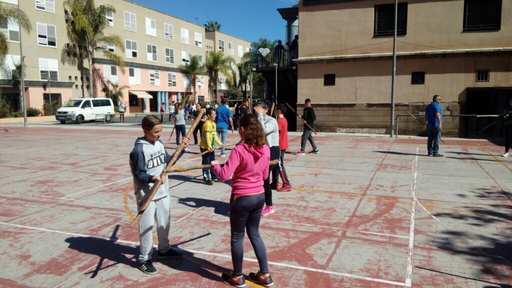 El Cabildo fomenta los deportes autóctonos en el IES Realejos con el programa Lo Nuestro en tu Centro