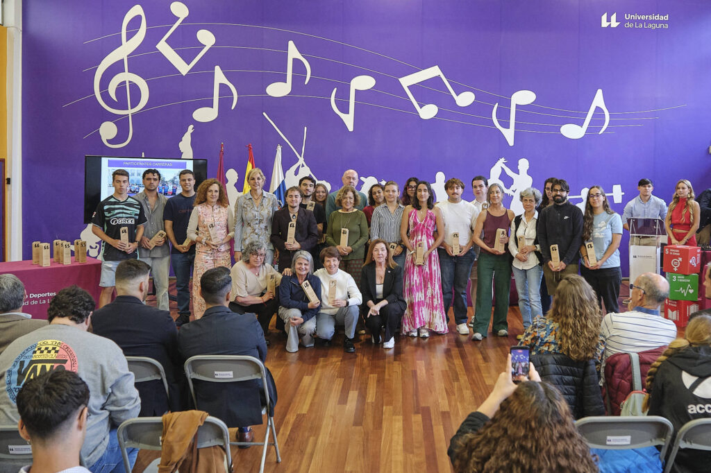 La consejera Yolanda Moliné participa en la clausura del curso deportivo universitario 2025-2026 en la ULL